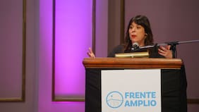 Con Boric presente: Constanza Martínez lanza críticas al gobierno de Kast en primer congreso ideológico del FA