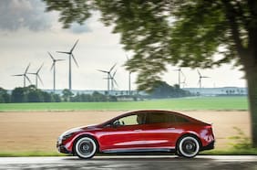 El eléctrico Mercedes-Benz EQE estrena sus versiones más radicales