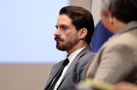 Sátiras sobre el CAE y las AFP: video de campaña de Gonzalo Winter (FA) acrecienta molestias en la centroizquierda
