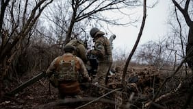 Ucrania bombardea una de las refinerías de petróleo más antiguas de Rusia