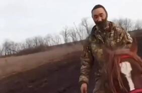 Por qué Rusia está recurriendo a caballos y burros en la guerra contra Ucrania