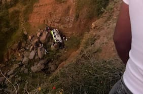 Al menos 25 muertos tras caída de autobús a un barranco durante gira de estudiantes en Cabo Verde