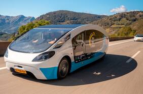 Esta casa rodante con energía solar promueve sustentabilidad en Europa