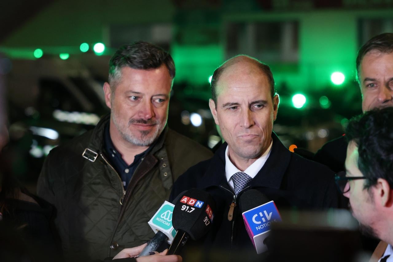 Al menos un arma incautada: Ministro Arrau encabeza nuevo despliegue policial en Ñuñoa