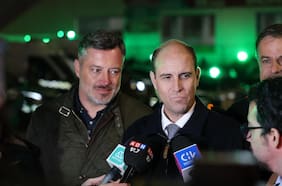 Al menos un arma incautada: Ministro Arrau encabeza nuevo despliegue policial en Ñuñoa