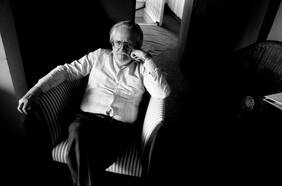 Entre sus tormentos y unas fotos inéditas: una mirada al Archivo Digital de José Donoso