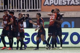 Con un inspirado “Popin” Castro: Limache vence de principio a fin a la U. de Concepción y es puntero del campeonato