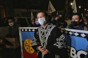 “Se apropiaron de la identidad de mi padre”: hija de fallecido notario arremete en tribunales contra Ancalao y la Lista del Pueblo