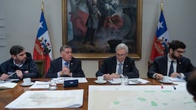 Kast encabeza reunión en La Moneda por aluvión en Las Condes tras suspender promulgación de megarreforma