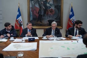 Kast encabeza reunión en La Moneda por aluvión en Las Condes tras suspender promulgación de megarreforma