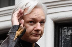 WikiLeaks: la izquierda francesa pide conceder asilo político a Julian Assange