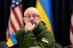 Guerra en Ucrania: Zelensky sustituye a su ministro de Defensa por un militante opositor