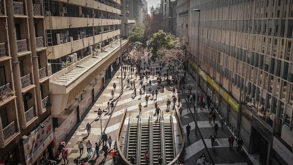 Personas en quiebra y en renegociación por deudas más que se duplican a mayo y expertos lo atribuyen a la debilidad de la economía
