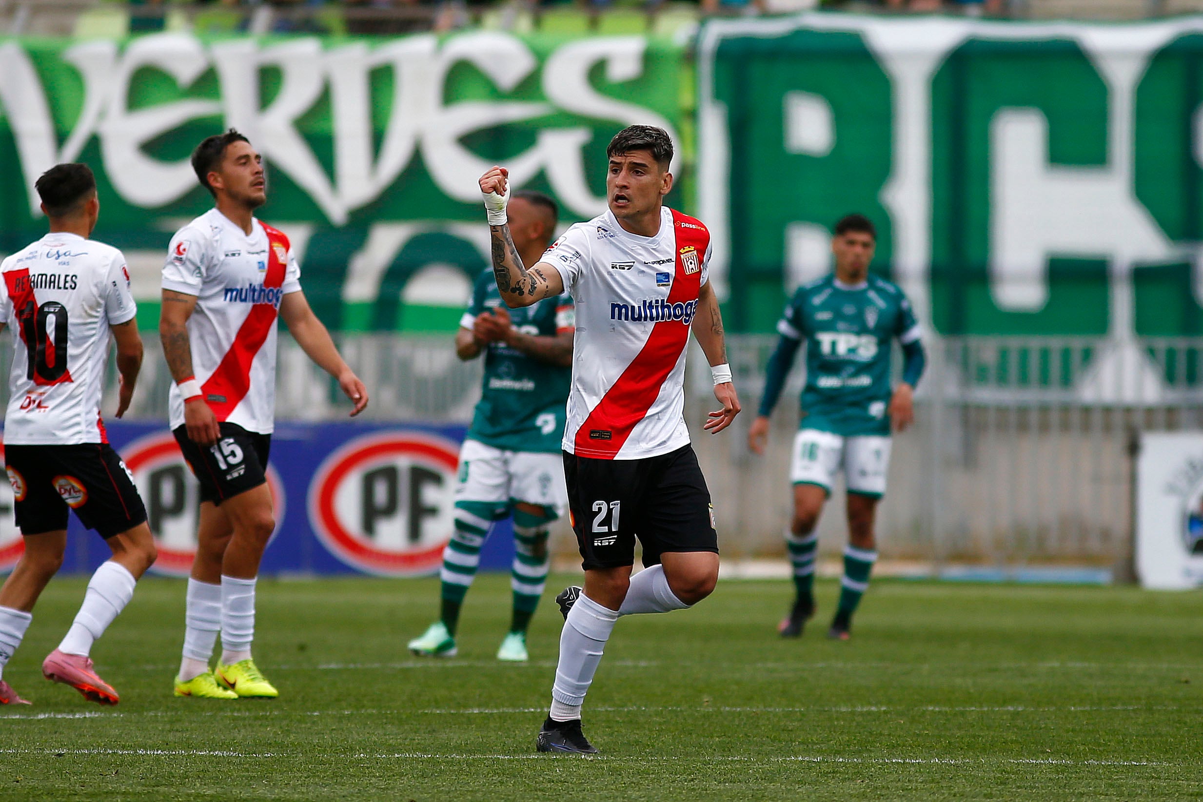 Cuarta derrota seguida: Wanderers ahora cae con Curicó Unido y retrocede en la pelea por el ascenso