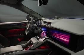 Porsche se luce con la enorme pantalla del nuevo Cayenne eléctrico