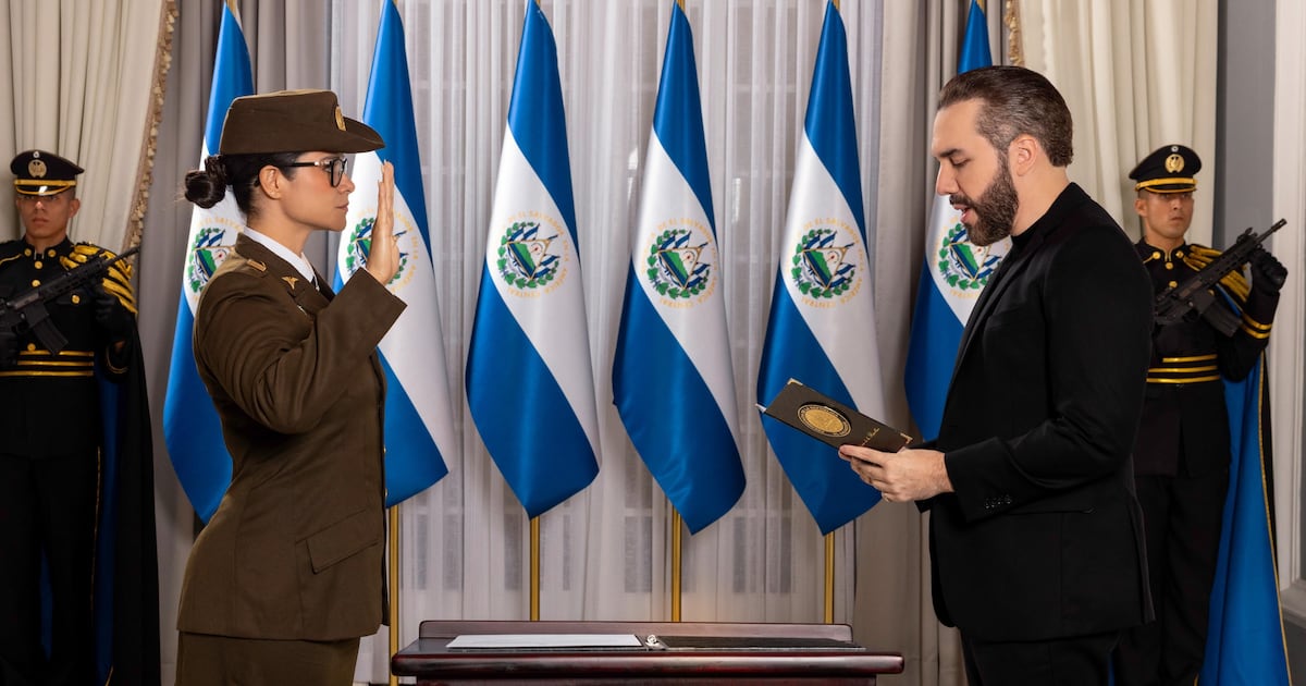 Bukele consolida un régimen autoritario mientras desmantela las maras: El Salvador después de tres años de estado de excepción