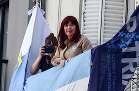 Tras condena por corrupción: tribunal comunica fecha y lugar donde debe presentarse Cristina K para su detención