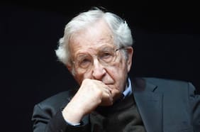 Noam Chomsky recibe alta médica tras sufrir accidente cerebrovascular