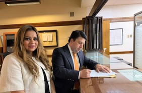 Diputada salvadoreña anuncia demanda contra el Estado de Chile por fatal caso que involucra a exdiplomático chileno