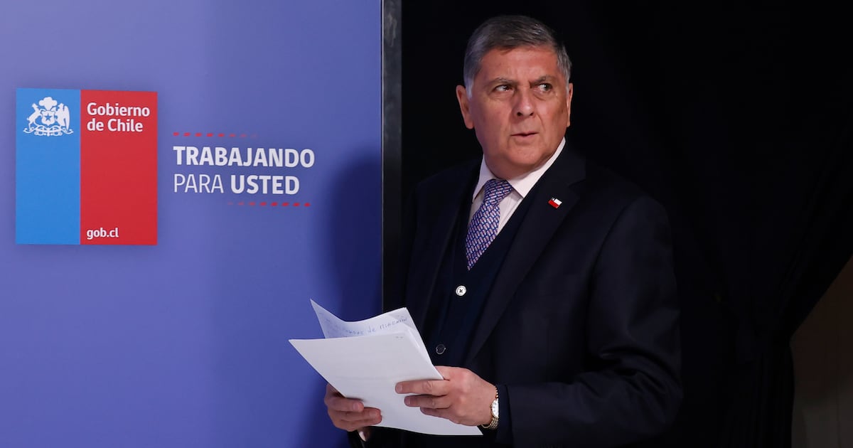 Tensión entre Gobierno y Partido Socialista por folletería contra el Presidente Kast
