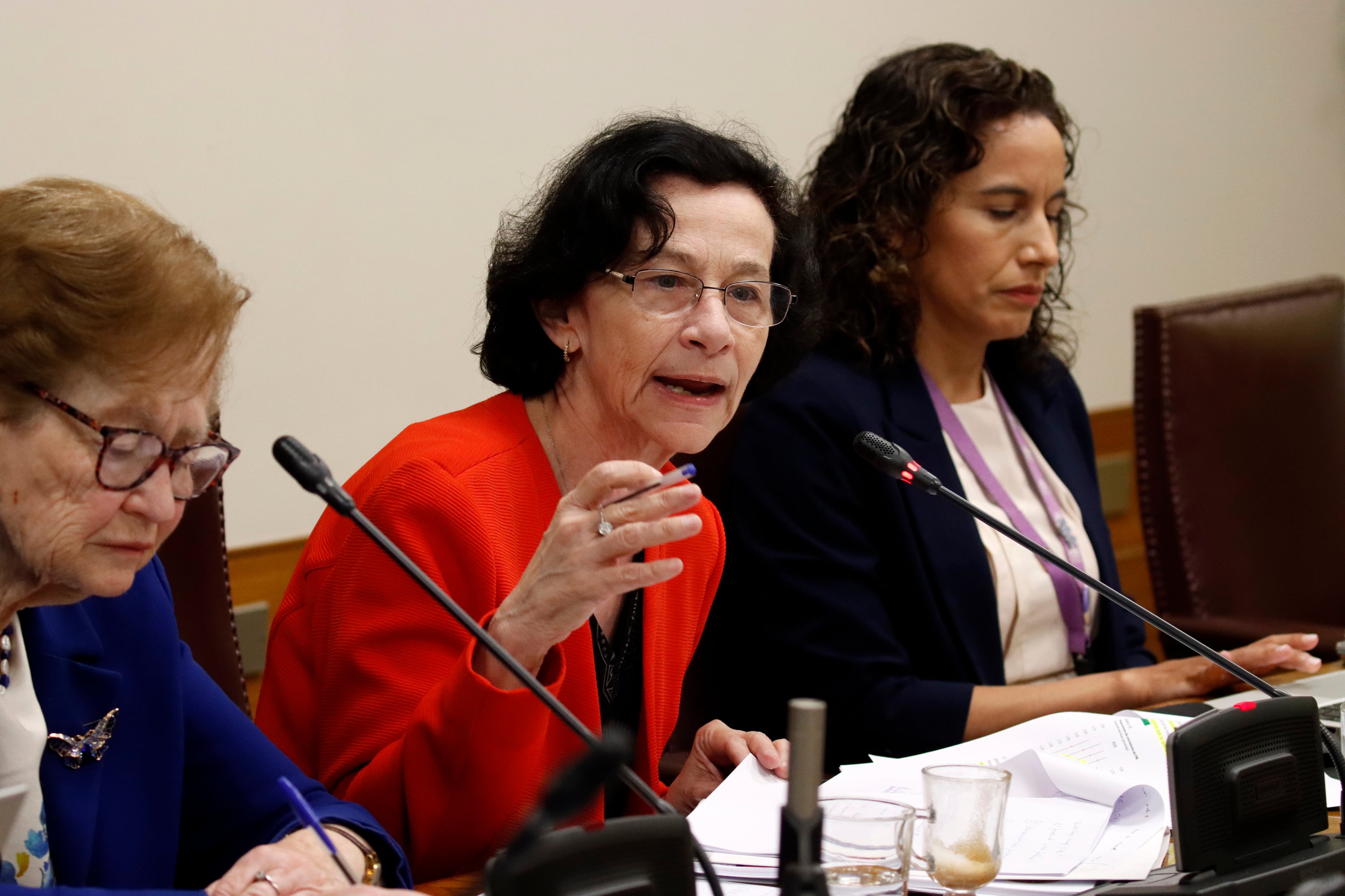 Banco Central Actualiza Tasa de Política Monetaria Neutral, Limitando Espacio para Más Recortes