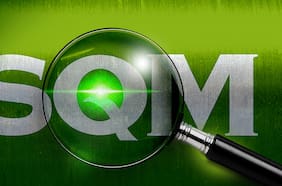 Ganancias de SQM registran fuerte caída en el tercer trimestre en medio de reducción de los ingresos por litio