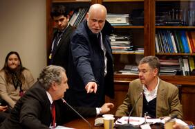 Reforma electoral: Comisión declara inadmisible indicación que restringe voto migrante y propina revés al gobierno