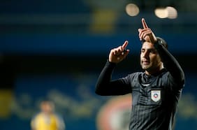 Pese a polémico arbitraje ante Rangers y otras controversias: Mathías Riquelme es designado para otro duelo en la liguilla