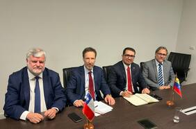 Con las maletas vacías: fiscales venezolanos se van de Chile sin acceder al expediente del teniente (R) Ojeda, pero entregan datos de sospechosos del crimen