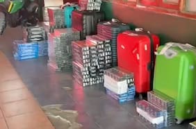 Fiscalía formaliza a 14 pasajeros de vuelos descubiertos con 534 cartones de cigarros de contrabando en Calama