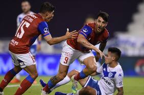 Triunfo de oro: la UC deja en la lona a Vélez Sarsfield