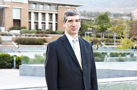 José Antonio Guzmán, rector de la U. de los Andes: “Espero que el plebiscito traiga una pacificación, estamos muy violentos”