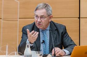 Xavier Philippe, experto en derecho constitucional comparado: “Algunos dicen que un proceso de transición toma una generación o veinte años”