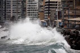 Emiten aviso de marejadas anormales entre Huasco y Golfo de Penas: Armada llama al cuidado en el borde costero