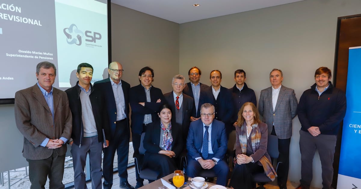 Grupo de expertos se reúne con el superintendente de Pensiones para analizar la implementación de la reforma previsional