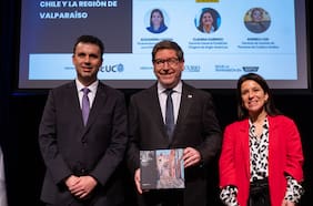 Biministro Daniel Mas expone plan para aumentar la producción de cobre en seminario de importante instituto profesional
