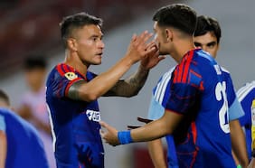 Charles Aránguiz preocupa en la U: sale lesionado ante Universidad de Concepción y amplía la larga lista de bajas