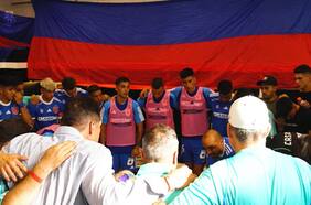 “Juguemos con el alma, dejemos la vida en la cancha”: la emotiva arenga de Marcelo Díaz en el Superclásico