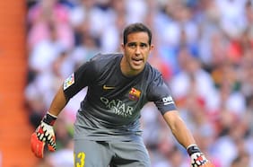 Conocida revista ubica a Claudio Bravo entre los mejores arqueros de la historia del Barcelona