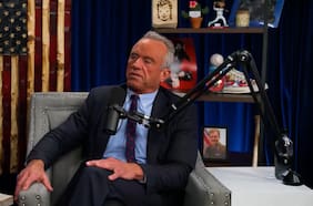 Secretario de Salud de EE.UU. admite adicción a las drogas: “Yo aspiraba cocaína sobre tazas de baños”