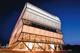 La lucha del Teatro del Biobío frente a la crisis