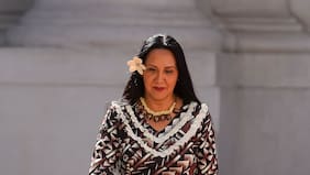 Escala molestia por posteo de embajadora Pakarati: diputados piden citar a canciller a Comisión de RR.EE.