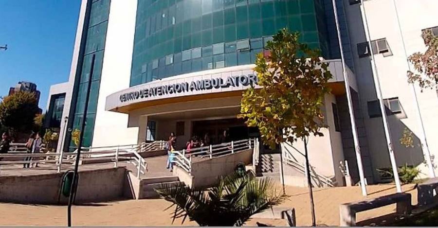 Hombre de 27 años muere tras ataque a disparos en Concepción. En la imagen, el Hospital Regional de Concepción.