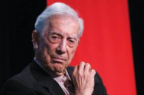 “Vivió en una vida lo que normalmente se vive en varias”: las reflexiones sobre el legado literario de Mario Vargas Llosa