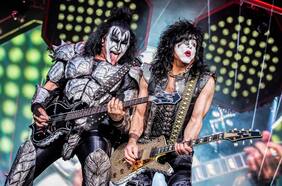 Aprende a maquillarte como un integrante de Kiss con este tutorial de Gene Simmons