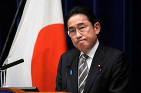 Destituirían a cuatro ministros del gobierno japonés por escándalo de fondos políticos