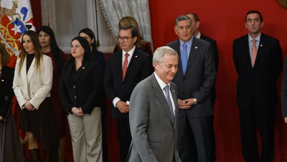 Las 72 horas en que Kast decidió adelantar su primer cambio de gabinete