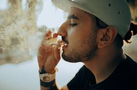 ¿Qué produce más daño en los pulmones, la marihuana o el cigarro? Estudio tiene la respuesta