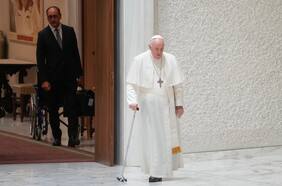 “Gracias por traerme de vuelta a la plaza”: las últimas horas del Papa contadas por su enfermero personal