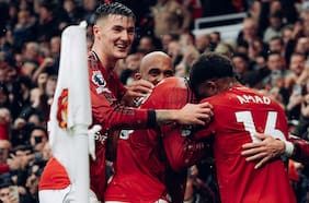 El Manchester United sale a flote y vence a un irreconocible Chelsea